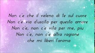 Laura Pausini  Non Cè lyrics [upl. by Eudocia]