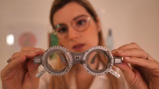 ASMR MEDICAL👩🏻‍⚕️ LOPHTALMOLOGUE TESTE TA VUE Lunettes optométriques stylo lumière [upl. by Coop]