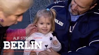 Was macht das Mädchen alleine im Schlafanzug auf der Straße  Auf Streife  Berlin  SAT1 TV [upl. by Bandeen758]